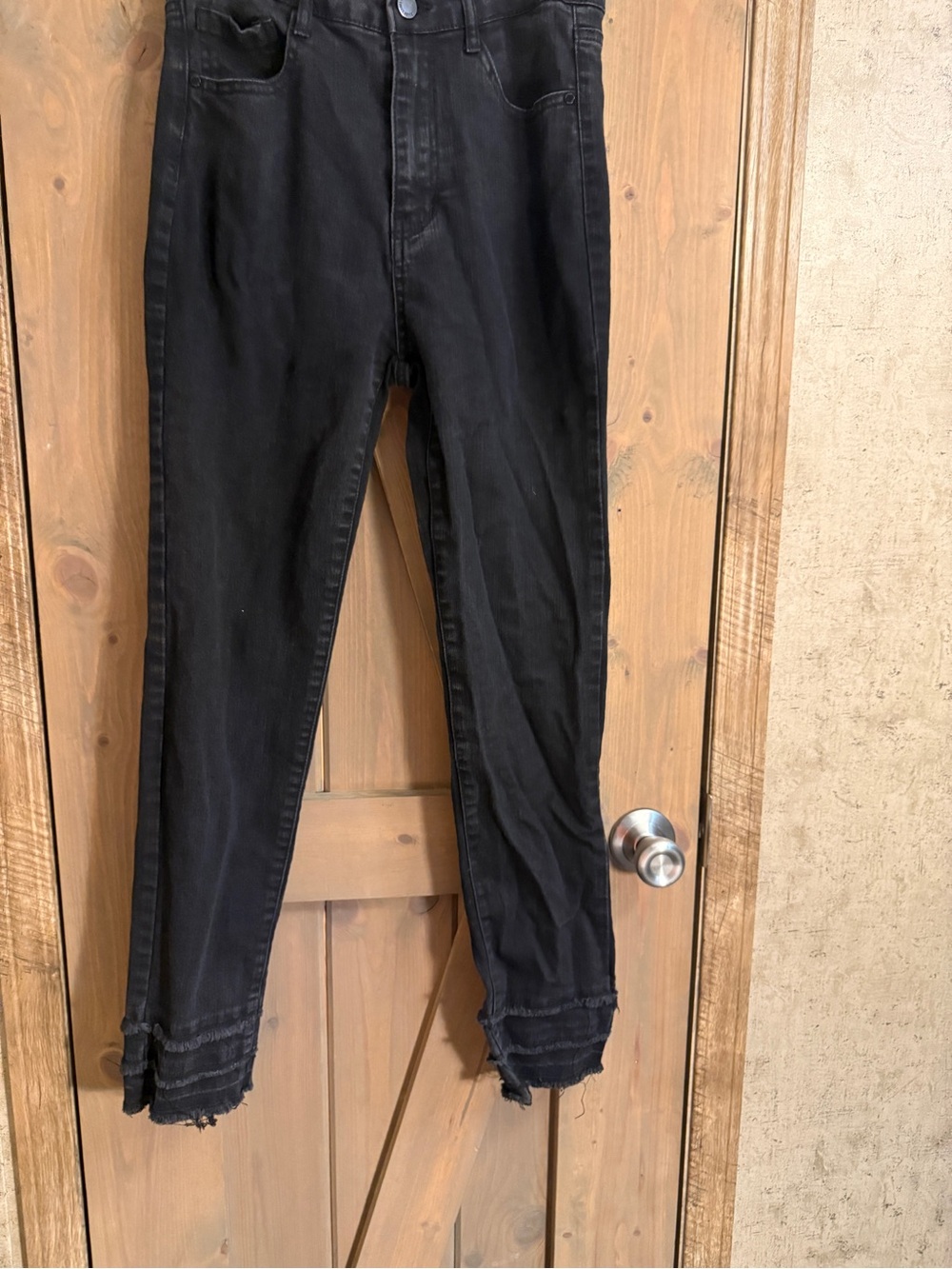 Black Label Frayed Hem Skinny Jeans